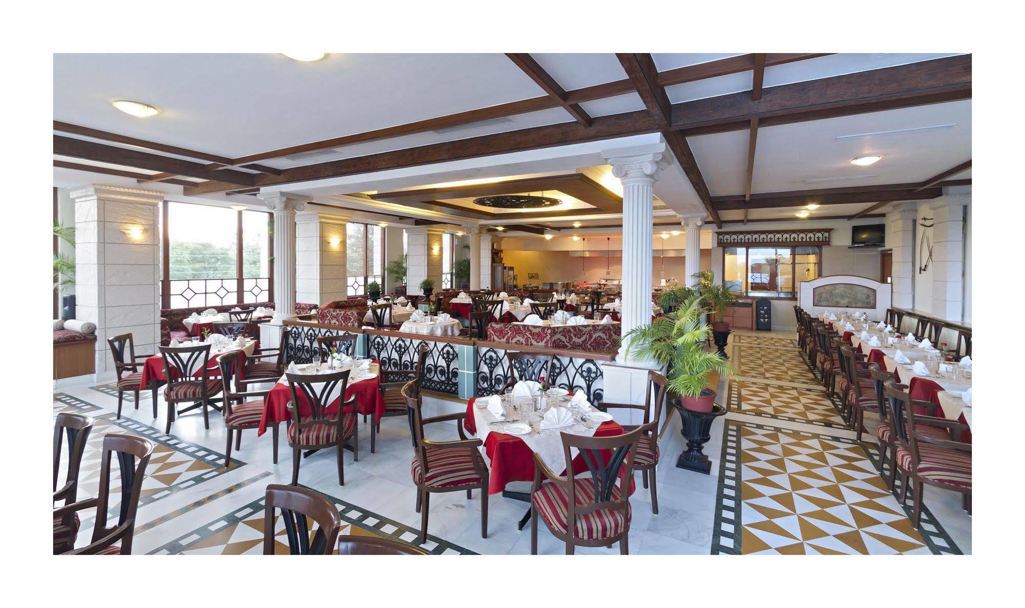 Jehan Numa Palace Hotel Bhópál Exteriér fotografie